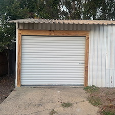 Experienced-Commercial-Garage-Door-Install-and-Repair 1