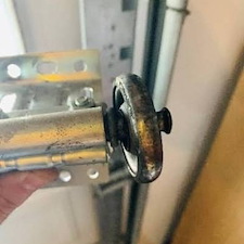 Expert-Garage-Door-Roller-Replacement-in-Crestview 4